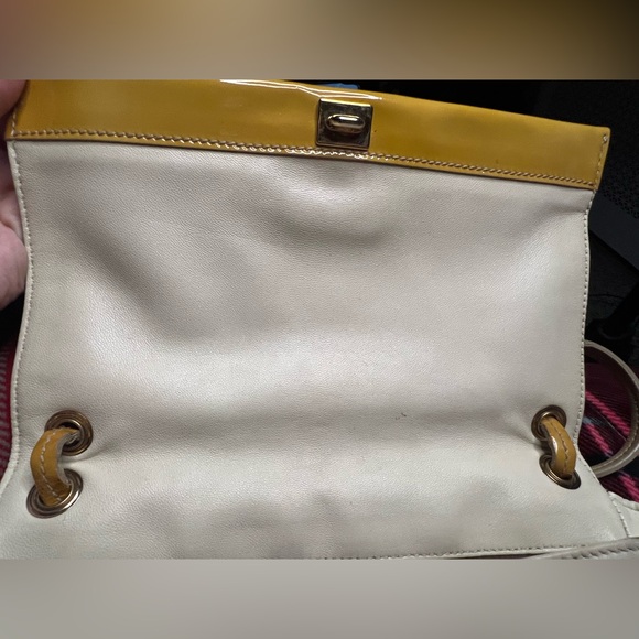 Pre-owned SALVATORE FERRAGAMO BAG LEATHER ENAMEL WHITE YELLOW MUSTARD COLOR - Picture 13 of 14
